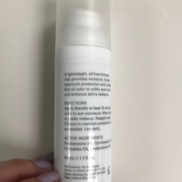 ‼️SOLD‼️🌸NEW Glo Skin Beauty Moisturizing Tint🌸 - Picture 3 of 3